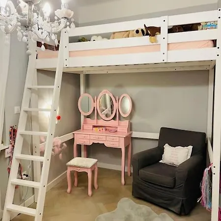 Dragon Bridge -spacious Central District - Perfect For Families And Couples Любляна