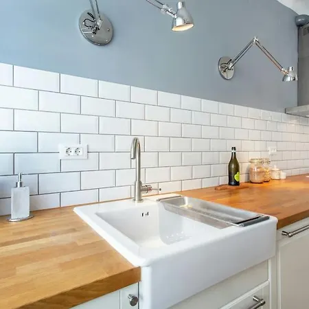 Dragon Bridge -spacious Central District - Perfect For Families And Couples דירה *