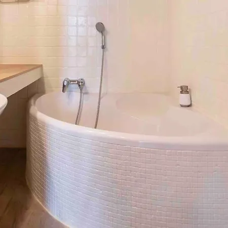 Apartment Dragon Bridge -spacious Central District - Perfect For Families And Couples