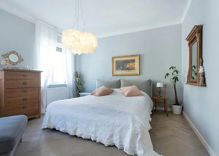 Dragon Bridge -spacious Central District - Perfect For Families And Couples شقة ليوبليانا