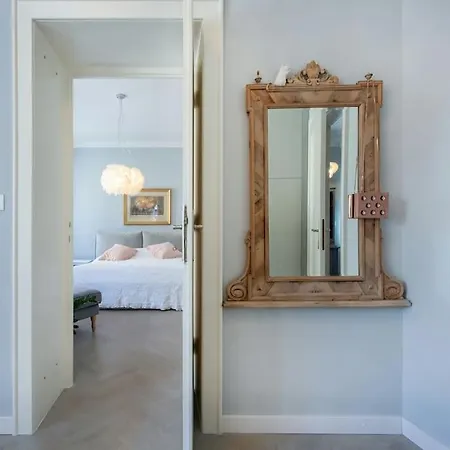 Apartment Dragon Bridge -spacious Central District - Perfect For Families And Couples *