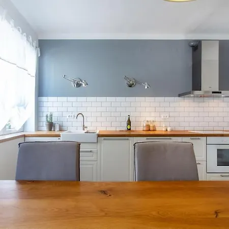 Dragon Bridge -spacious Central District - Perfect For Families And Couples Apartment *