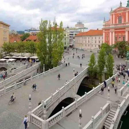 Apartment Dragon Bridge -spacious Central District - Perfect For Families And Couples *